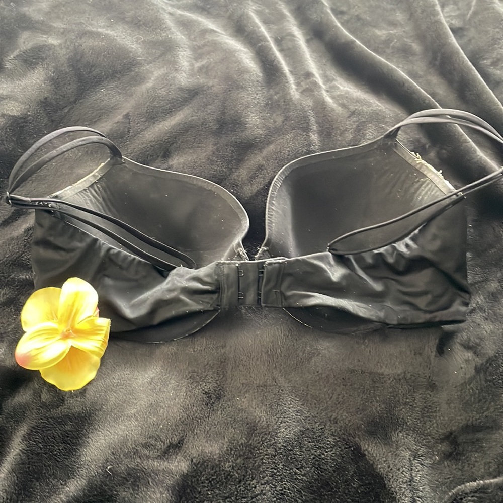Victoria Secret Very Sexy Black and Gold 36D Bra - Picture 2 of 3